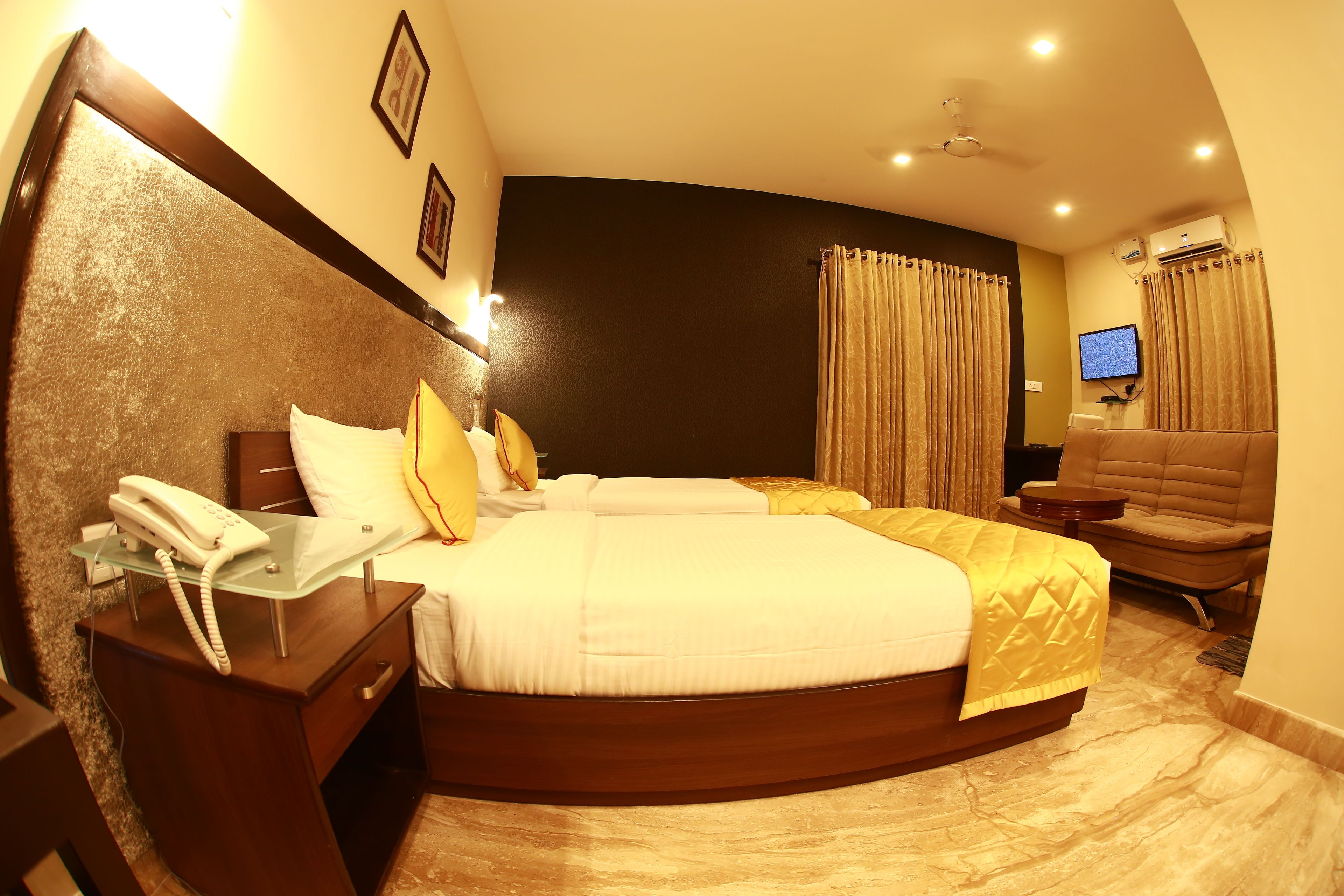 deluxe room | premium bedding, in-room safe, desk, soundproofing