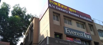 Hotel Everest Inn