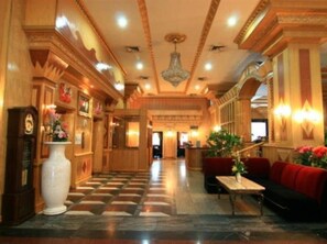 Reception - 13 Coins Ngamwongwan Hotel (Nonthaburi)