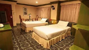 In-room safe, desk, bed sheets