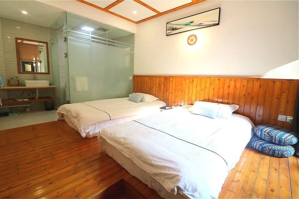 Signature Chalet, 1 Bedroom | Desk, iron/ironing board, free WiFi
