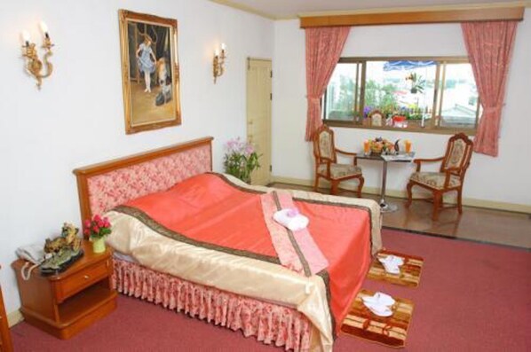 Minibar, desk, free rollaway beds, bed sheets