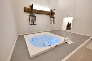 Suite junior, bañera de hidromasaje | Bañera de hidromasaje