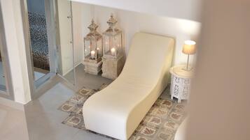 Suite Junior, idromassaggio | 1 camera, copriletto in piuma, materassi in memory foam, minibar