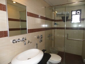 Bliss Suite | Bathroom | Shower, free toiletries