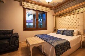 Ropa de cama de alta calidad y minibar 