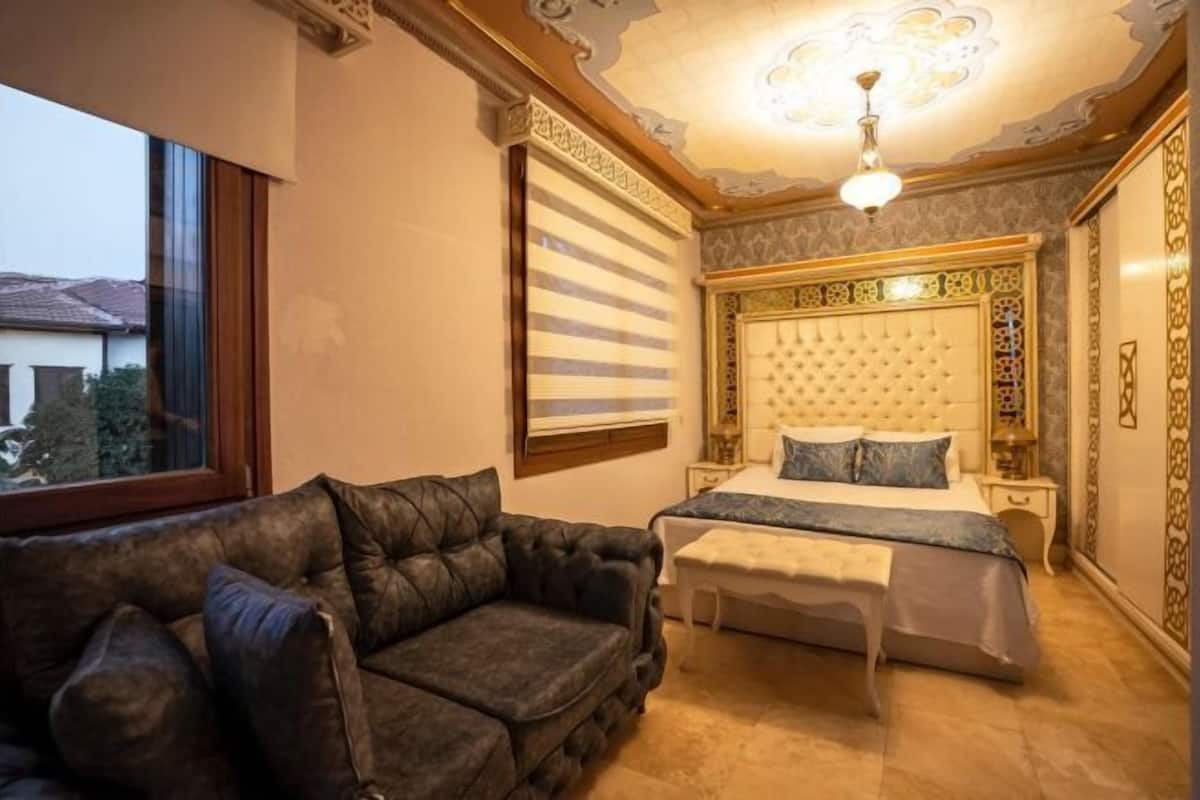 1 bedroom, premium bedding, minibar, in-room safe