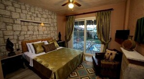 Premium Double or Twin Room | Premium bedding, minibar, in-room safe, soundproofing - Alacati Mandalina Hotel (Cesme)