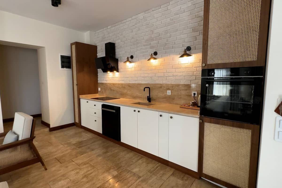 luxury condo, sea view | minibar, in-room safe, free wifi, bed sheets