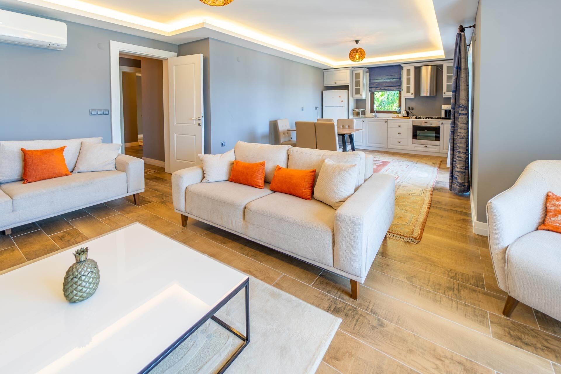 luxury condo, sea view | minibar, in-room safe, free wifi, bed sheets