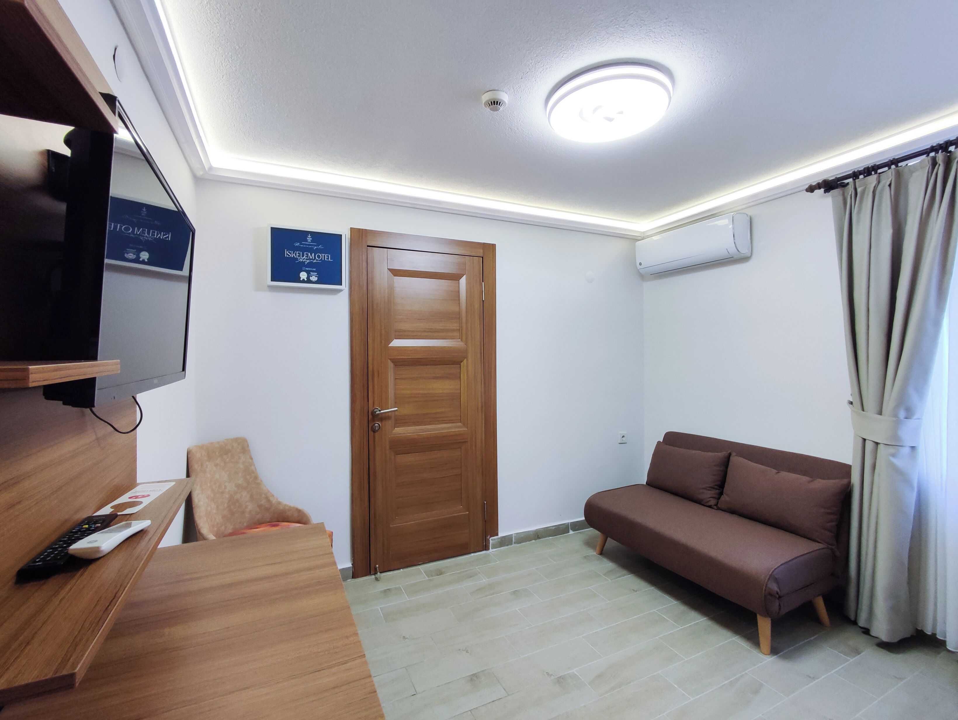 classic triple room | minibar, in-room safe, free wifi, bed sheets