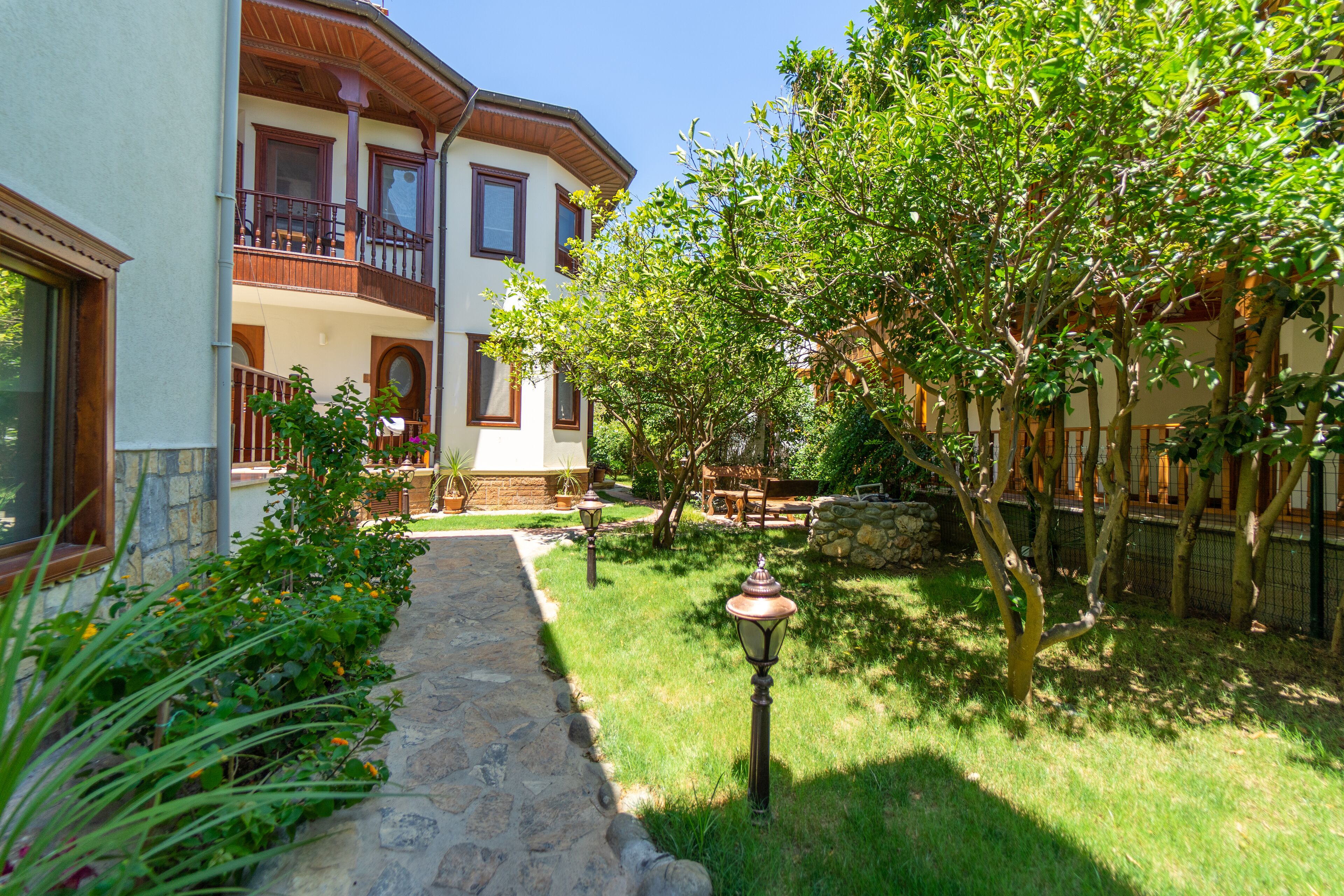 standard room | garden view