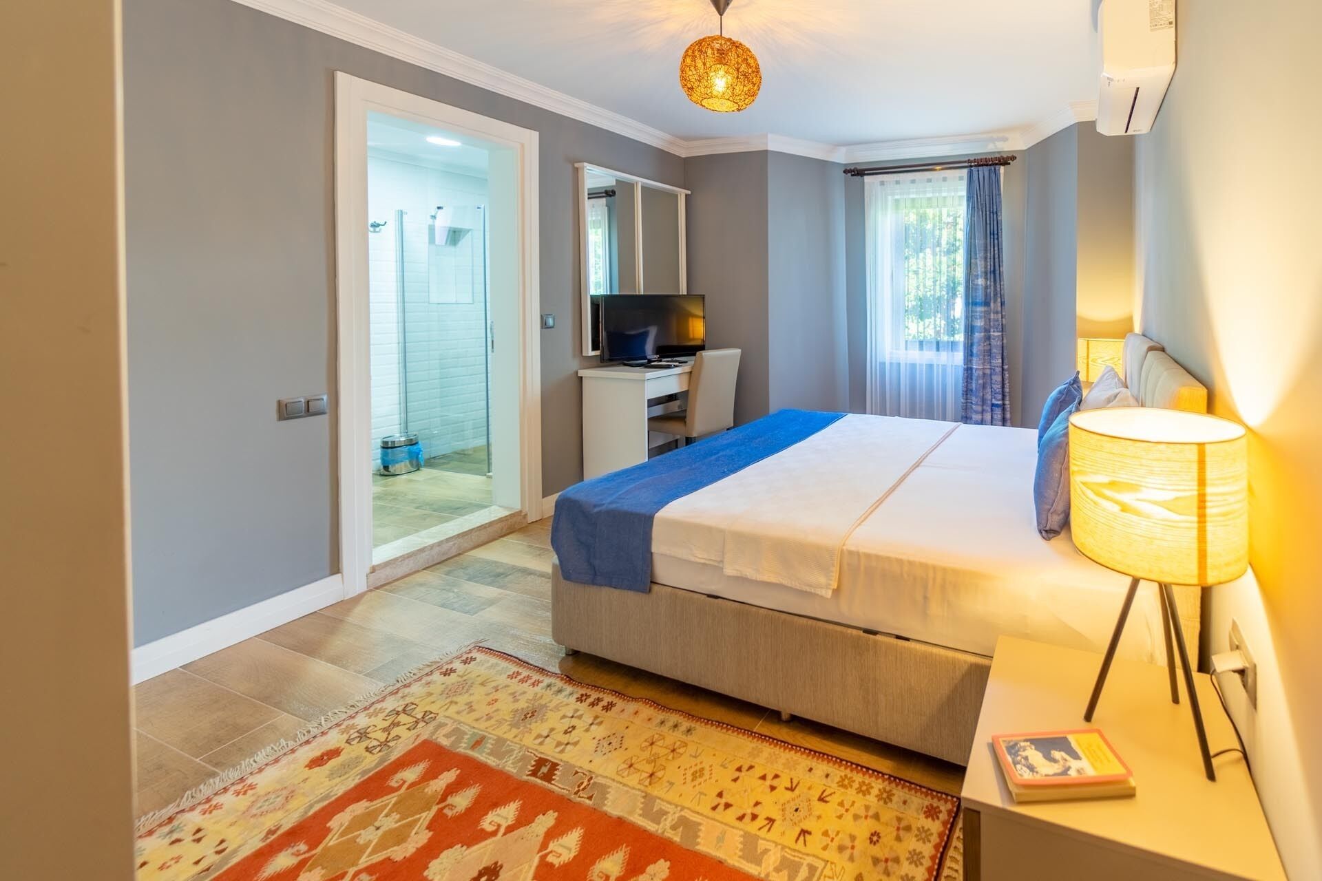 luxury condo, sea view | minibar, in-room safe, free wifi, bed sheets