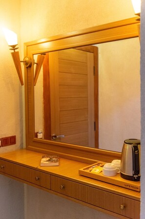 Junior Suite, Sea View | Minibar, in-room safe, free WiFi, bed sheets - İskelem Otel (Ula)