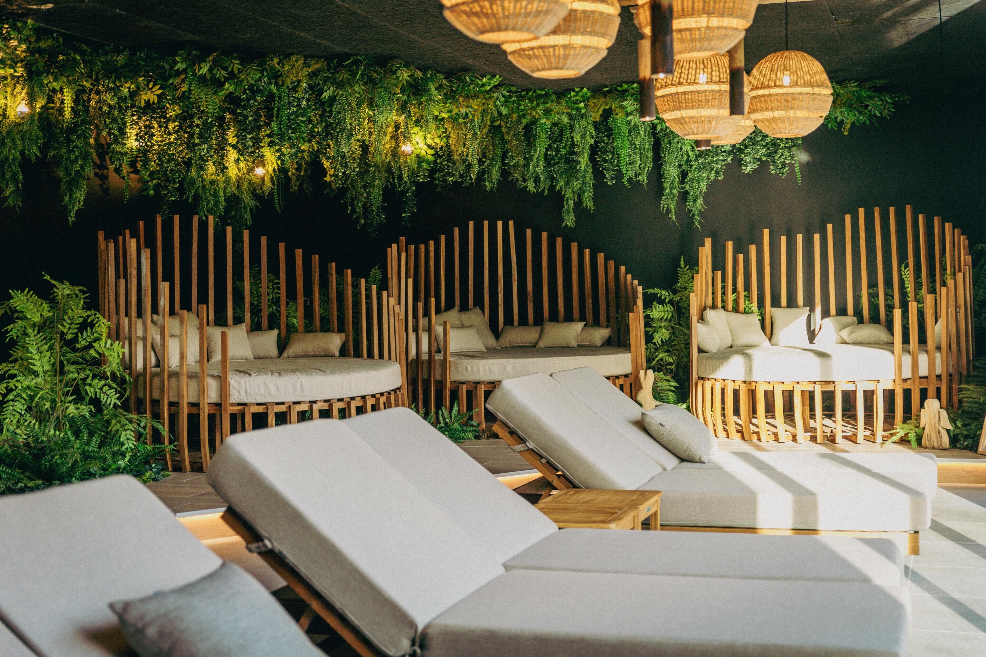 Sauna, hot tub, steam room, body treatments, body wraps, body scrubs