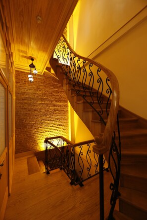 Staircase - Catirga Konak Apartments (Istanbul)