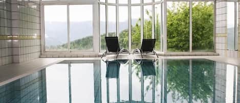 Indendørs pool