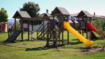 Children’s play area – outdoor