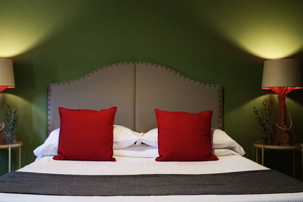 Minibar, in-room safe, free WiFi, bed sheets