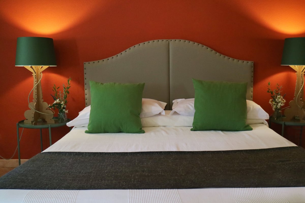 Classic Room | Minibar, in-room safe, free WiFi, bed sheets