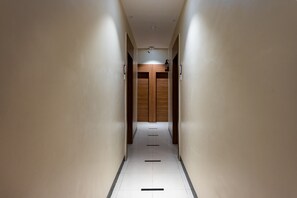 Hallway - Hotel Balwas (Mumbai)