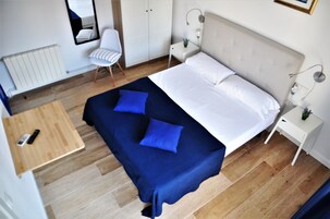 舒適雙人房, 露台 | 遮光窗簾/窗簾��、熨斗/熨衫板、免費 Wi-Fi、床單