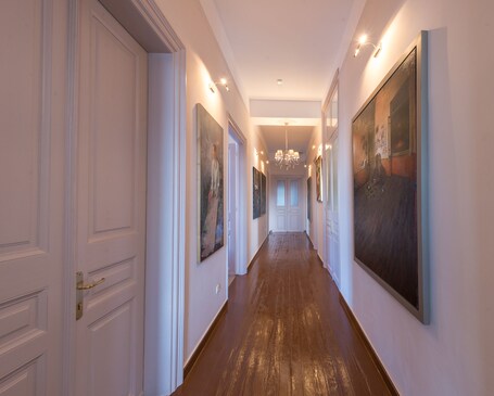 Palladian Home - Image 9