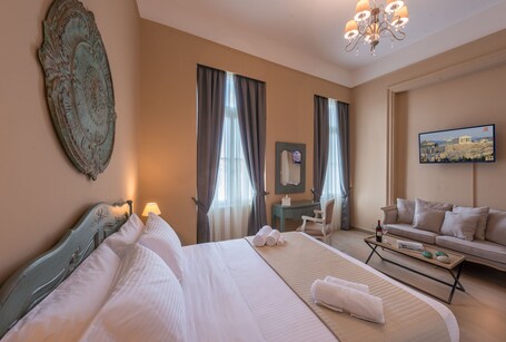 Palladian Home - Image 35