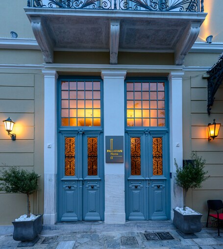 Palladian Home - Image 36