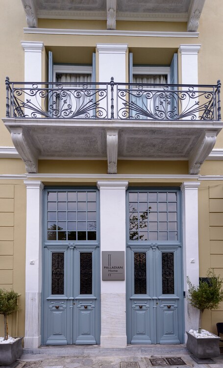 Palladian Home - Image 62