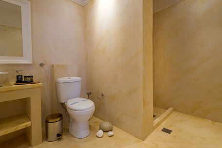 Palladian Home - Image 43