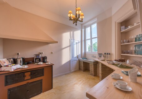 Palladian Home - Image 21