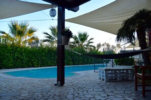 Seasonal outdoor pool