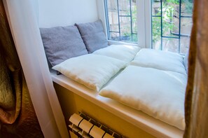 Deluxe Apartment (5 Mala Zhytomyrska st) | Iron/ironing board, rollaway beds, free WiFi - Rent Kiev Maidan Nezalezhnosti (Kyiv)