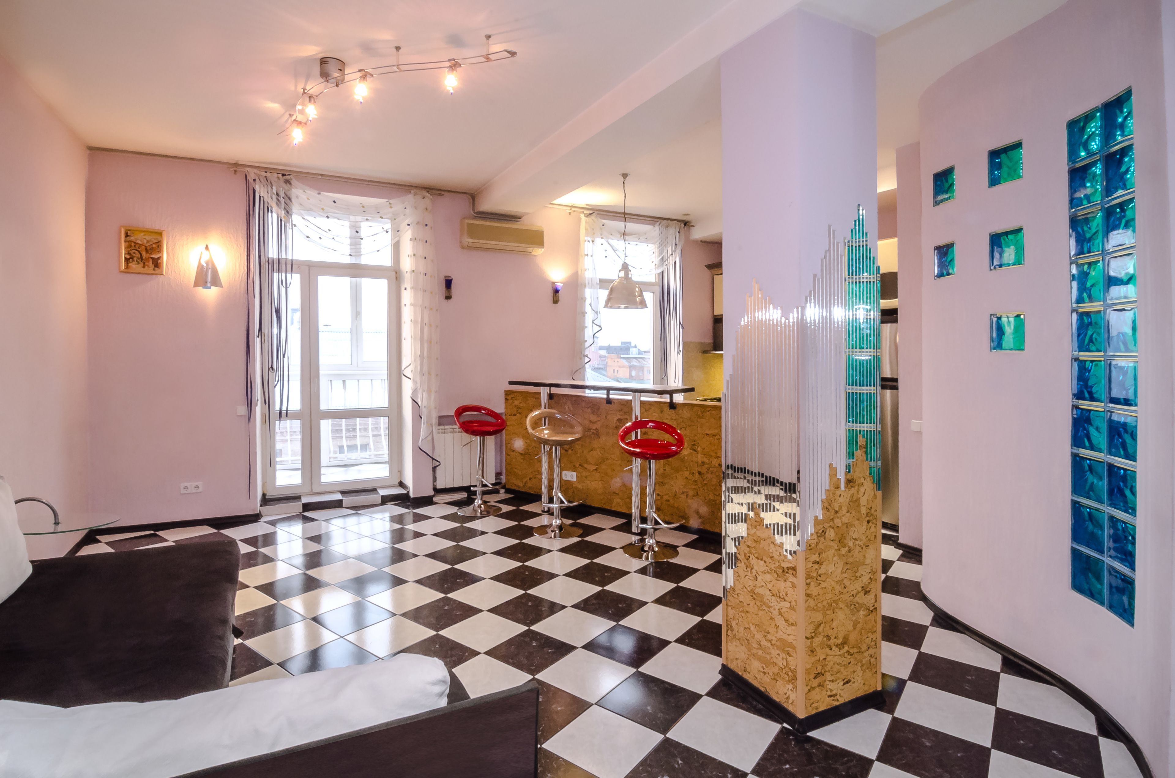 Apartamento, 2 quartos (Sofievskaya st. 16) | Sala de estar | TV de tela plana