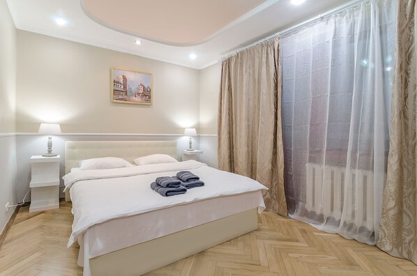 Apartment, 2 Bedrooms (Lesi Ukrainki Blvd 12) | Premium bedding, individually decorated, individually furnished - Rent Kiev Pechersk (Kyiv)