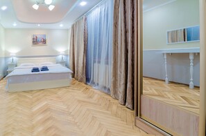 Departamento, 2 habitaciones (Lesi Ukrainki Blvd 12) | Ropa de cama de alta calidad y decoración personalizada 