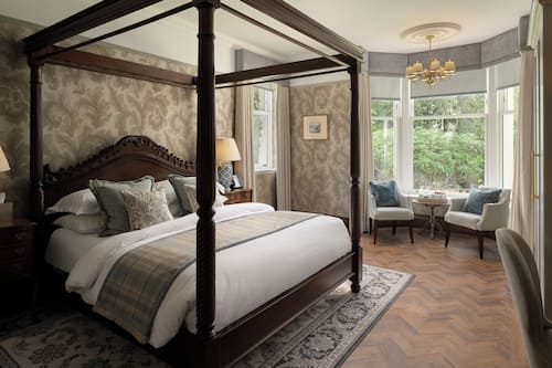 Luxury Suite, 1 King Bed, Garden View