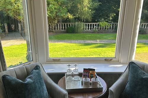 Luxury Suite, 1 King Bed, Garden View | Garden view