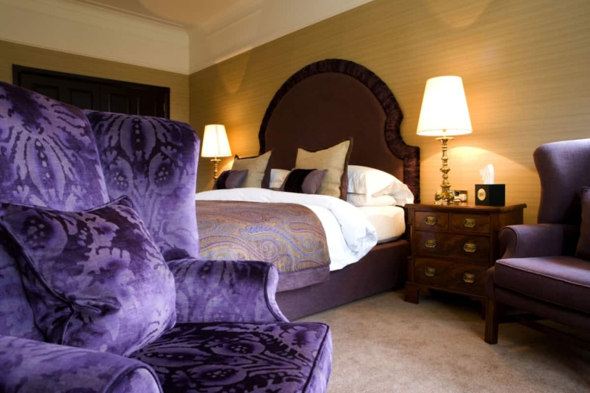 Superior Double or Twin Room | Minibar, in-room safe, individually decorated, individually furnished