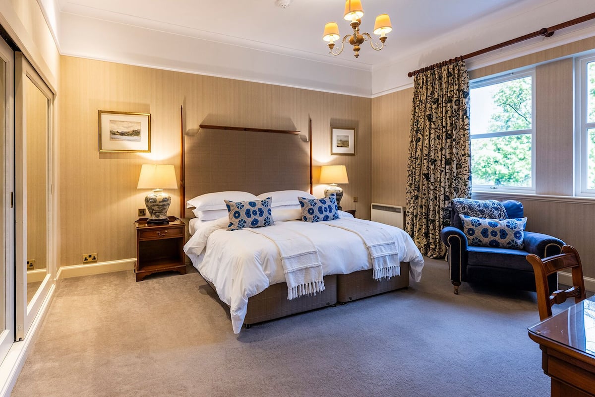 suite | premium bedding, minibar, in-room safe, individually decorated