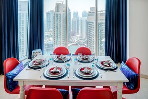 Superior Apartment, 2 Bedrooms | 2 bedrooms, in-room safe, individually decorated, individually furnished - Dream Inn Dubai - Trident (Dubai)