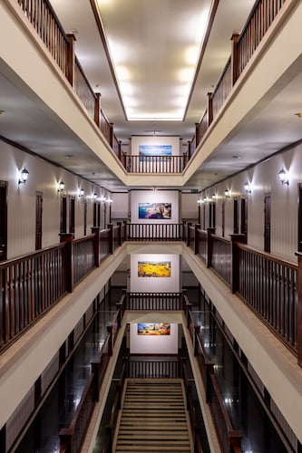 The President Hotel at Chokchai 4