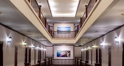 The President Hotel at Chokchai 4