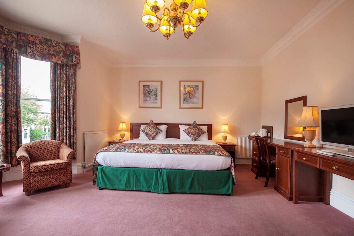 In-room safe, desk, iron/ironing board (on request), WiFi (free)