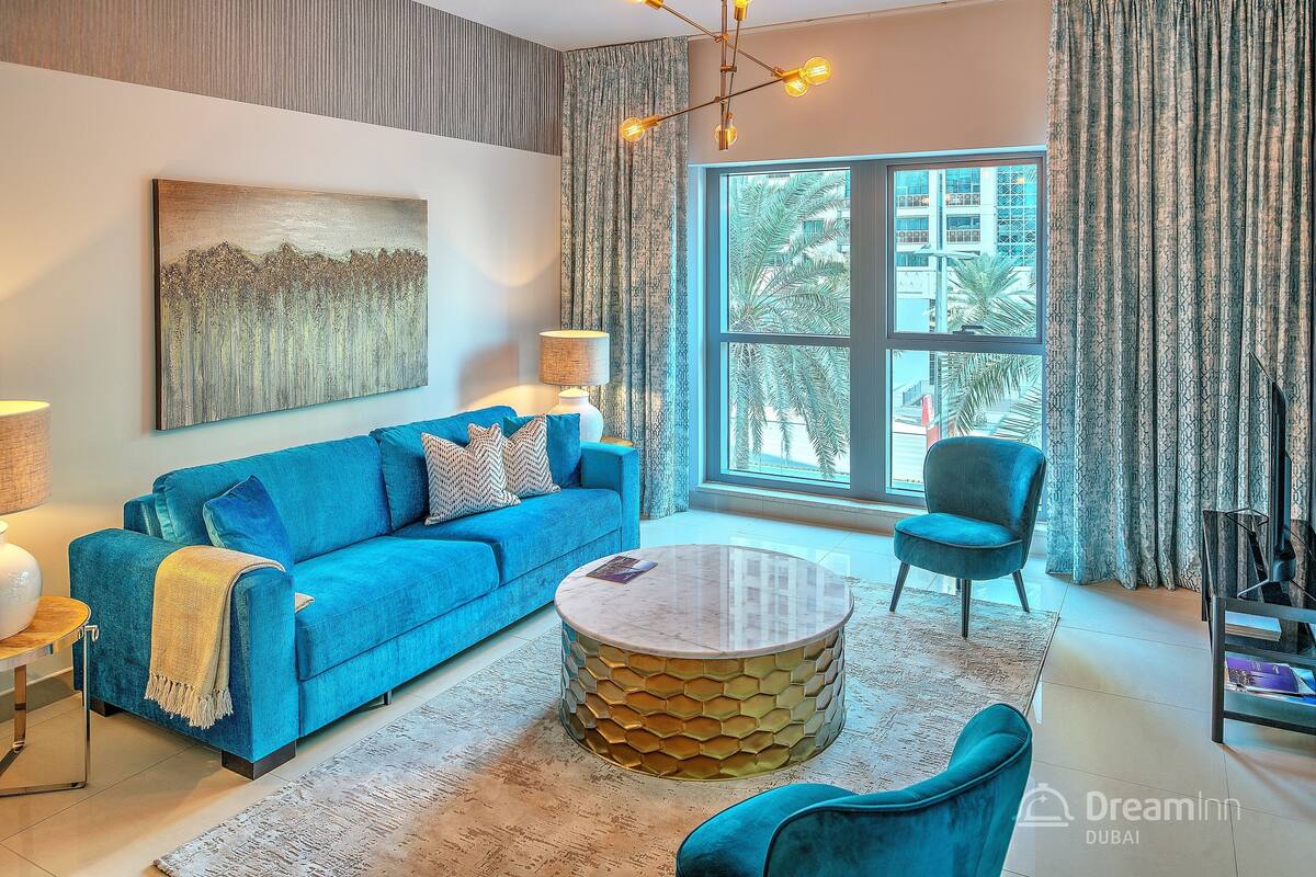 Comfort Apartment, 2 Bedrooms, City View | Living room