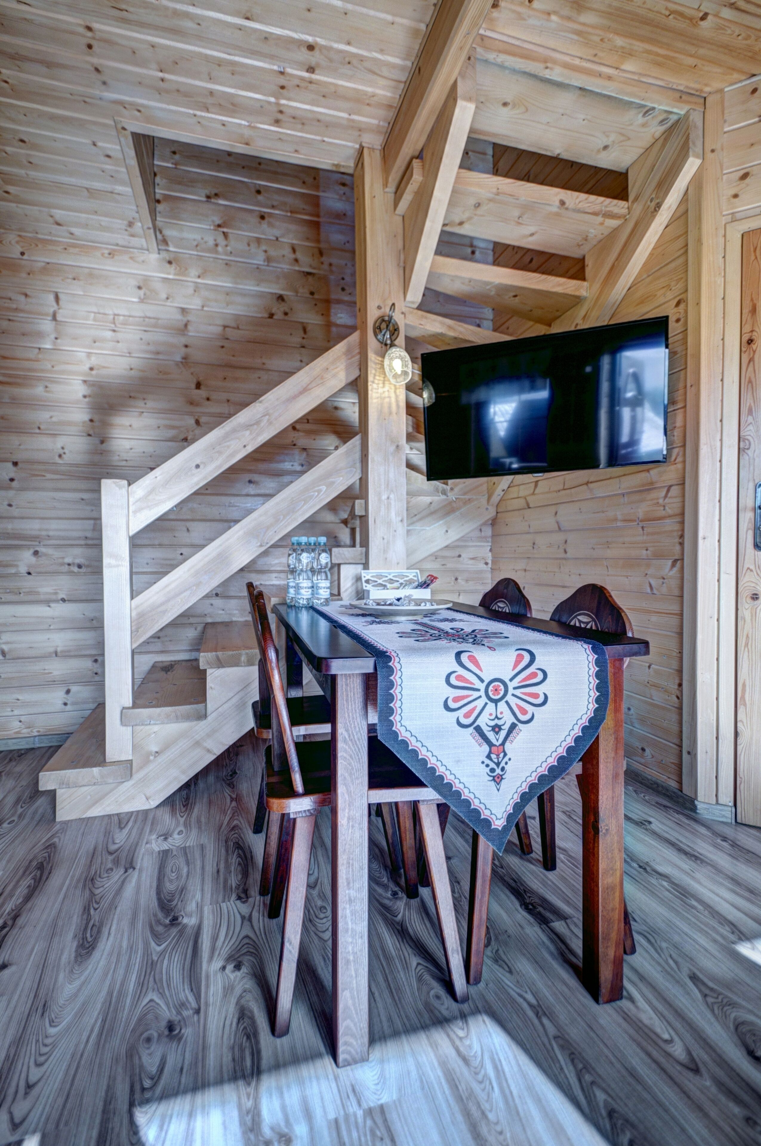 Chalet, 2 Bedrooms, Mountain View, Mountainside | Living room | 47-inch flat-screen TV with digital channels, LED TV, toys