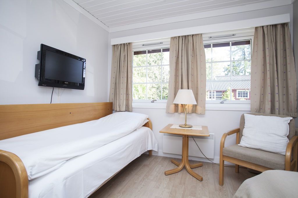 Habitación doble, vistas a la montaña | Escritorio, tabla de planchar con plancha, wifi gratis y ropa de cama