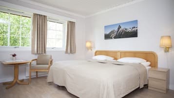 Bureau, fer et planche Ă repasser, Wi-Fi gratuit, draps fournis