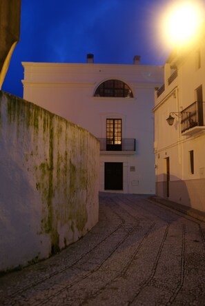 Façade de l’hébergement - soirée/nuit